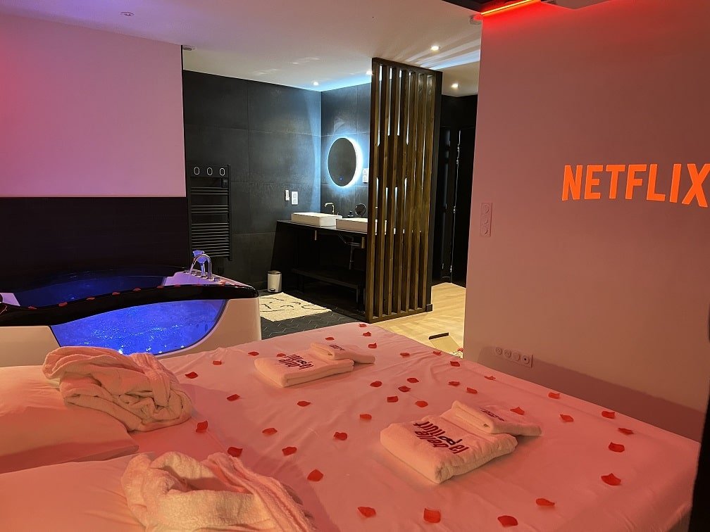 La Belle Nuit - Nuit Etoilée - Love’nSpa - weekend en amoureux, love rooms avec spa ou jacuzzi privatifLa Belle Nuit - Nuit Etoilée