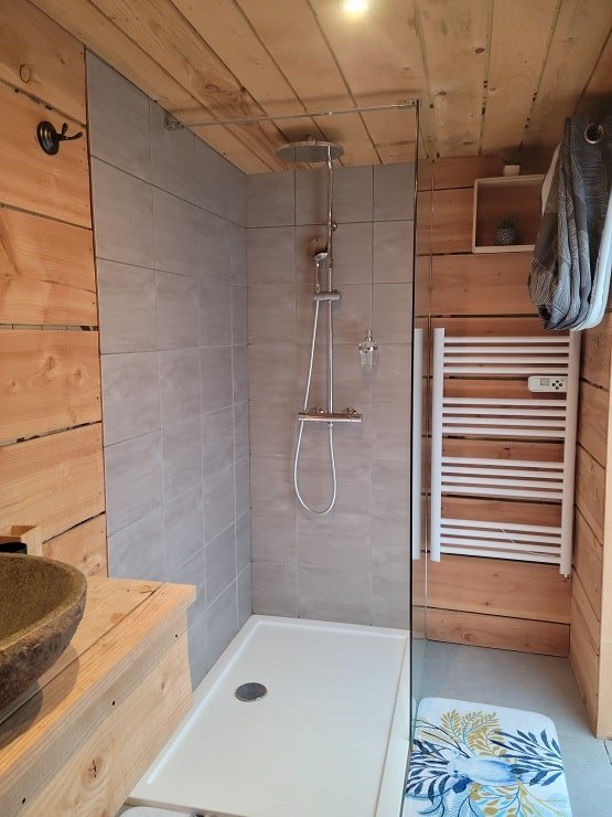 La Bulle d'Ardeche - Love’nSpa - weekend en amoureux, love rooms avec spa ou jacuzzi privatif9 de La Bulle d'Ardeche