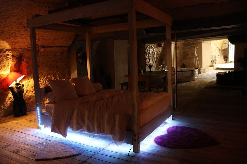La cave du secret - Love’nSpa - weekend en amoureux, love rooms avec spa ou jacuzzi privatif3 de La cave du secret
