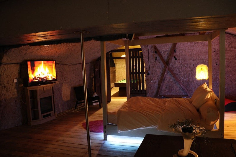 La cave du secret - Love’nSpa - weekend en amoureux, love rooms avec spa ou jacuzzi privatif4 de La cave du secret