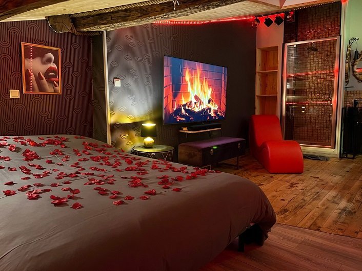 La parenthèse - SECRET ROOM - Love’nSpa - weekend en amoureux, love rooms avec spa ou jacuzzi privatif5 de La parenthèse - SECRET ROOM