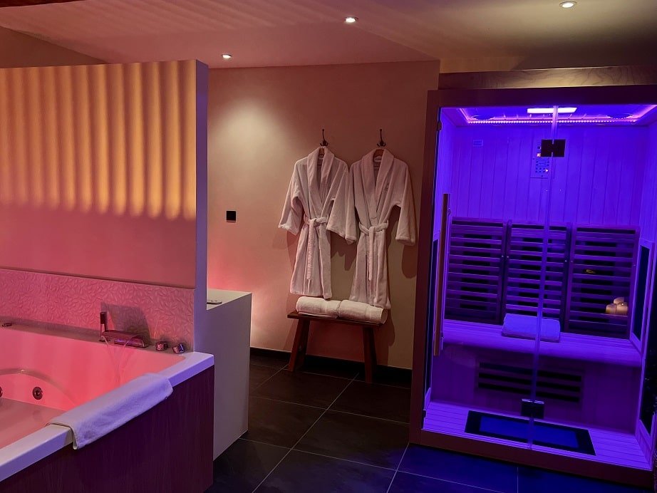 La Parenthèse Normandie - Love’nSpa - weekend en amoureux, love rooms avec spa ou jacuzzi privatif8 de La Parenthèse Suites - La Douce