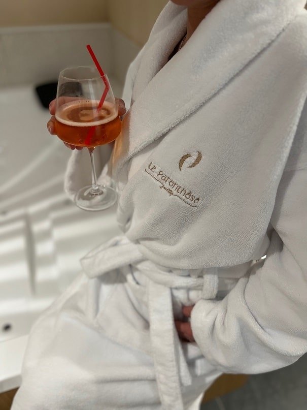 La Parenthèse Normandie - Love’nSpa - weekend en amoureux, love rooms avec spa ou jacuzzi privatif12 de La Parenthèse Suites - La Douce