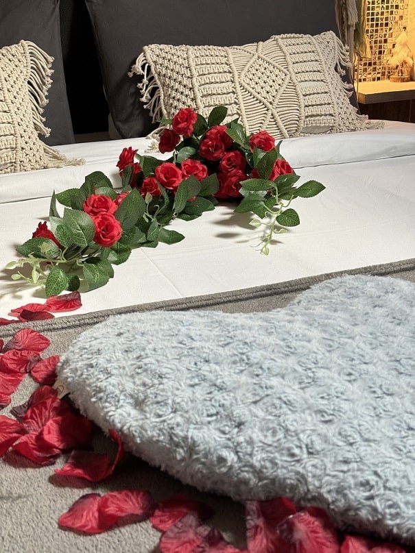 La Petite Escapade - Love’nSpa - weekend en amoureux, love rooms avec spa ou jacuzzi privatif4 de La Petite Escapade