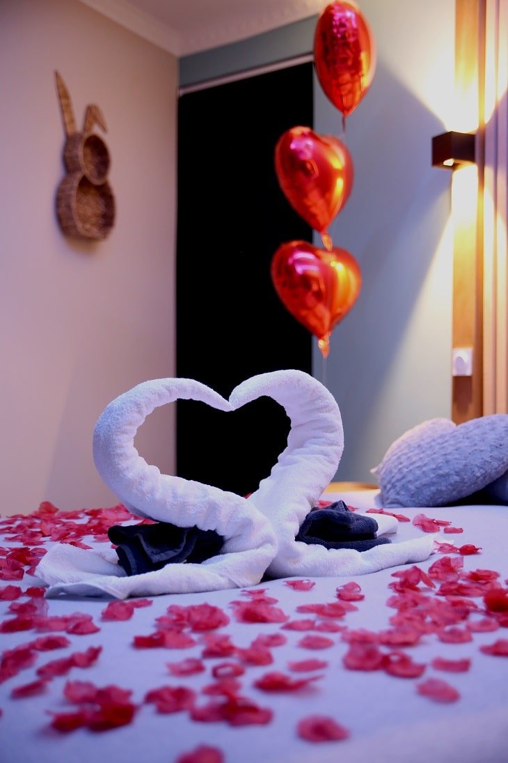 LA SUITE DES DÉSIRS - Love’nSpa - weekend en amoureux, love rooms avec spa ou jacuzzi privatif10 de LA SUITE DES DÉSIRS