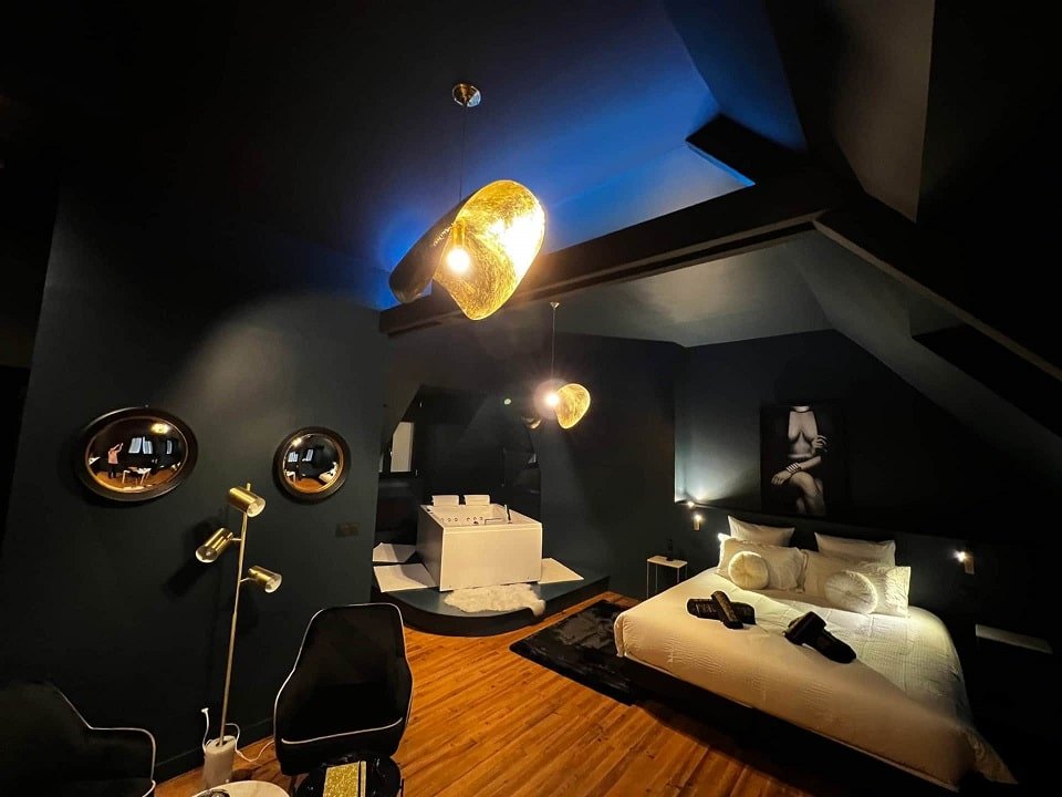 La Suite ISAHORA - Love’nSpa - weekend en amoureux, love rooms avec spa ou jacuzzi privatif4 de La Suite ISAHORA