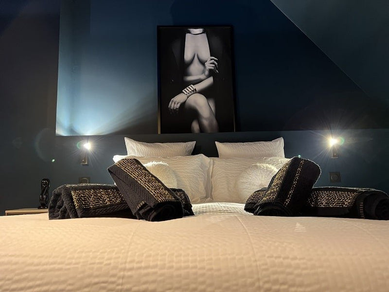 La Suite ISAHORA - Love’nSpa - weekend en amoureux, love rooms avec spa ou jacuzzi privatif2 de La Suite ISAHORA