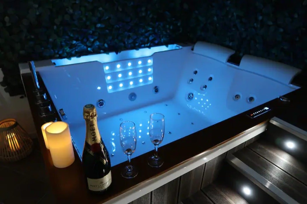 La Suite - Love’nSpa - weekend en amoureux, love rooms avec spa ou jacuzzi privatifLofts & Gites - La Suite