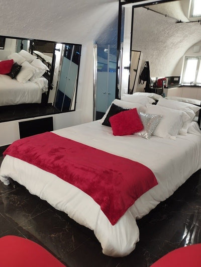 La suite Miroir - Love room - Love’nSpa - weekend en amoureux, love rooms avec spa ou jacuzzi privatif
