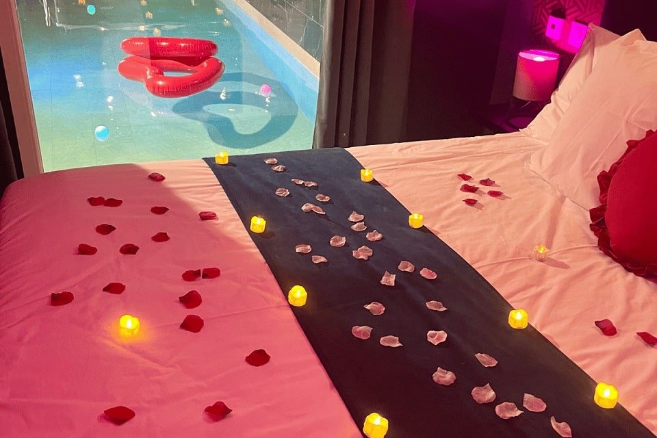 La Villa Sauvie - Love’nSpa - weekend en amoureux, love rooms avec spa ou jacuzzi privatif2 de La Villa Sauvie