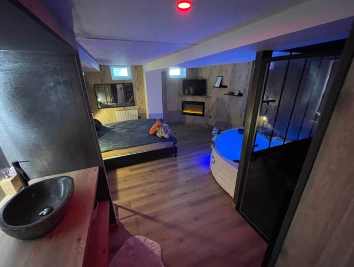 L'Atelier des rêves Rouen - Love’nSpa - weekend en amoureux, love rooms avec spa ou jacuzzi privatif5 de L'Atelier des rêves Rouen