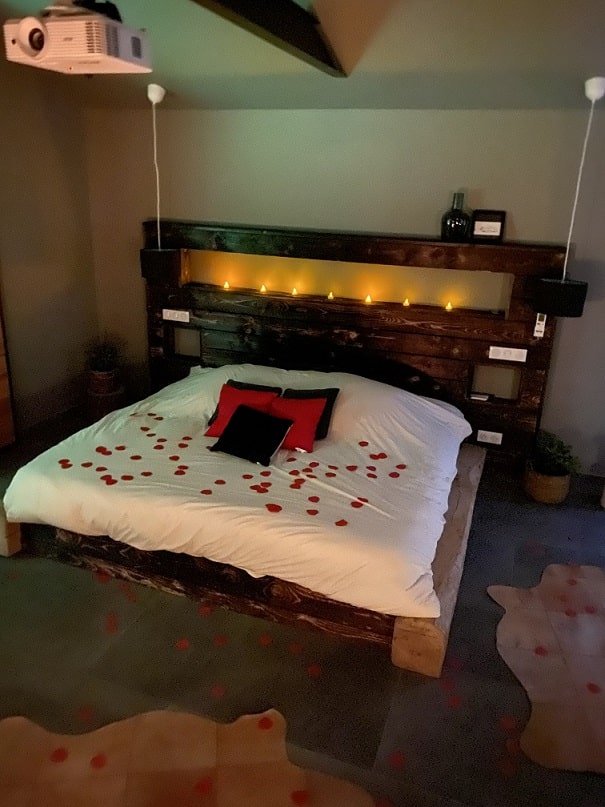 L'AVENTURE - Love’nSpa - weekend en amoureux, love rooms avec spa ou jacuzzi privatif11 de L'AVENTURE