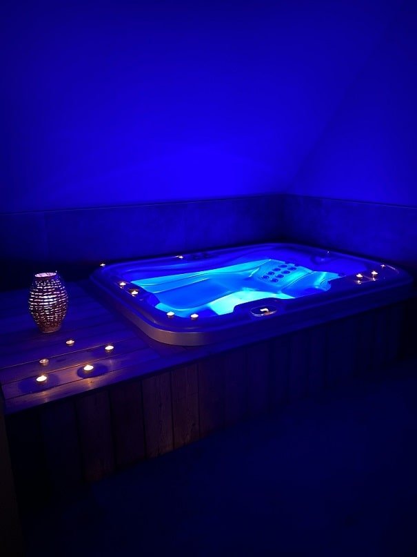 L'AVENTURE - Love’nSpa - weekend en amoureux, love rooms avec spa ou jacuzzi privatif6 de L'AVENTURE