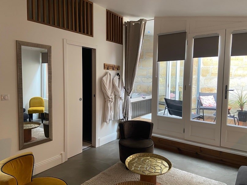 Le 50 suite and spa - La king - Love’nSpa - weekend en amoureux, love rooms avec spa ou jacuzzi privatif13 de Le 50 suite and spa - La king