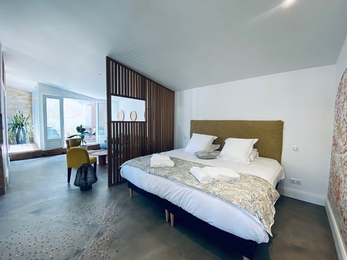 Le 50 suite and spa - La king - Love’nSpa - weekend en amoureux, love rooms avec spa ou jacuzzi privatif1 de Le 50 suite and spa - La king