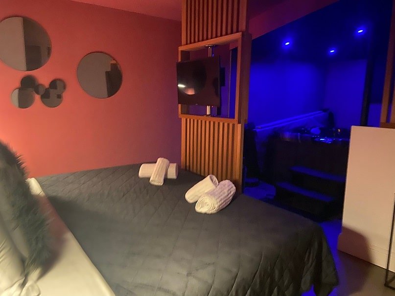 Le 50 suite and spa - La Litchi - Love’nSpa - weekend en amoureux, love rooms avec spa ou jacuzzi privatif8 de Le 50 suite and spa - La Litchi