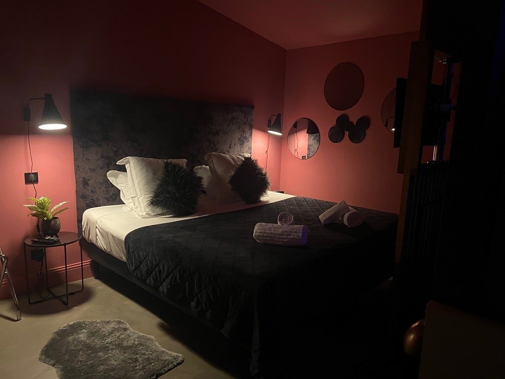 Le 50 suite and spa - La Litchi - Love’nSpa - weekend en amoureux, love rooms avec spa ou jacuzzi privatif7 de Le 50 suite and spa - La Litchi