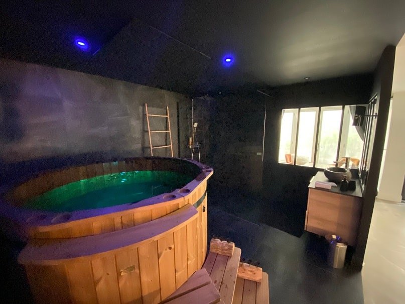 Le 50 suite and spa - La nordique - Love’nSpa - weekend en amoureux, love rooms avec spa ou jacuzzi privatif1 de Le 50 suite and spa - La nordique