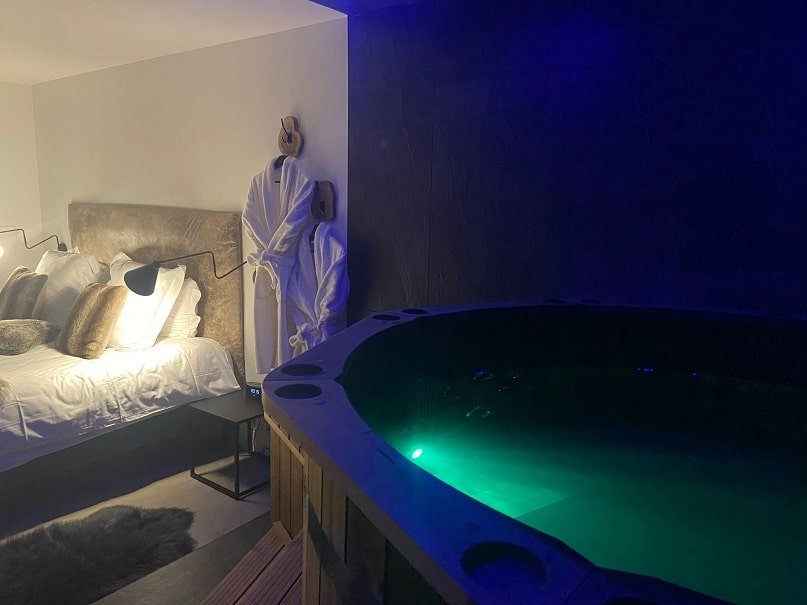 Le 50 suite and spa - La nordique - Love’nSpa - weekend en amoureux, love rooms avec spa ou jacuzzi privatif4 de Le 50 suite and spa - La nordique