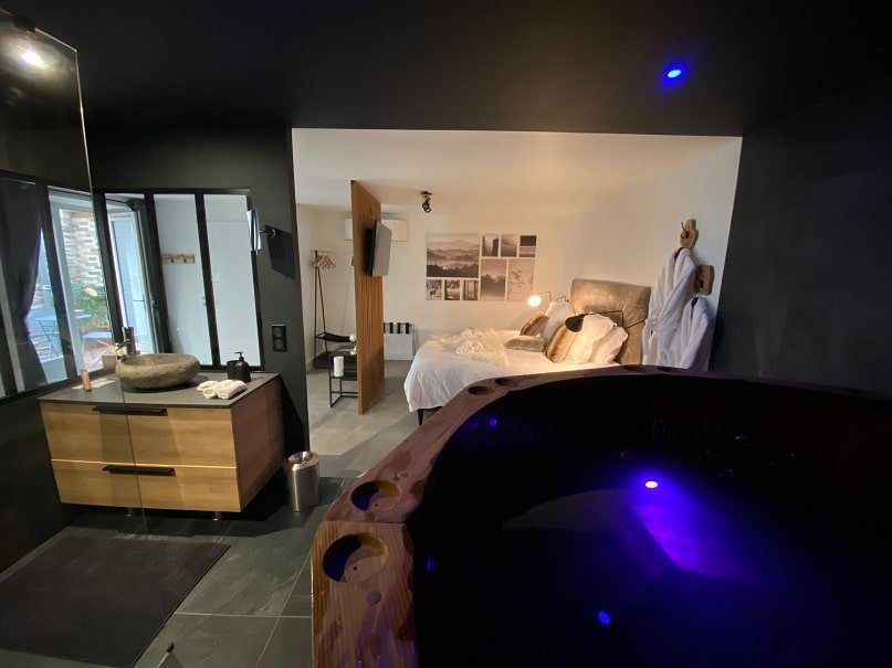 Le 50 suite and spa - La nordique - Love’nSpa - weekend en amoureux, love rooms avec spa ou jacuzzi privatif12 de Le 50 suite and spa - La nordique