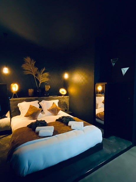 Le 50 suite and spa - La Shelby - Love’nSpa - weekend en amoureux, love rooms avec spa ou jacuzzi privatif11 de Le 50 suite and spa - La Shelby