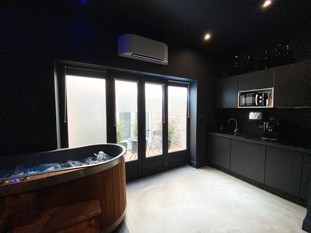 Le 50 suite and spa - La Shelby - Love’nSpa - weekend en amoureux, love rooms avec spa ou jacuzzi privatif10 de Le 50 suite and spa - La Shelby
