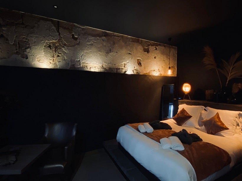 Le 50 suite and spa - La Shelby - Love’nSpa - weekend en amoureux, love rooms avec spa ou jacuzzi privatif12 de Le 50 suite and spa - La Shelby