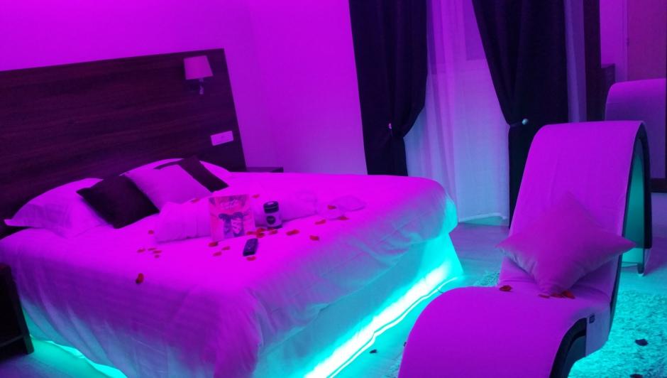 Le Belvédère - Love’nSpa - weekend en amoureux, love rooms avec spa ou jacuzzi privatif1 de Le Belvédère