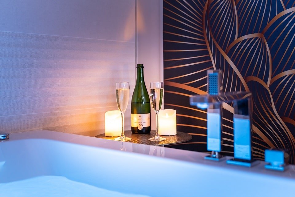 Le Clos de la Rousseliere - Love’nSpa - weekend en amoureux, love rooms avec spa ou jacuzzi privatif3 de Le Clos de la Rousseliere