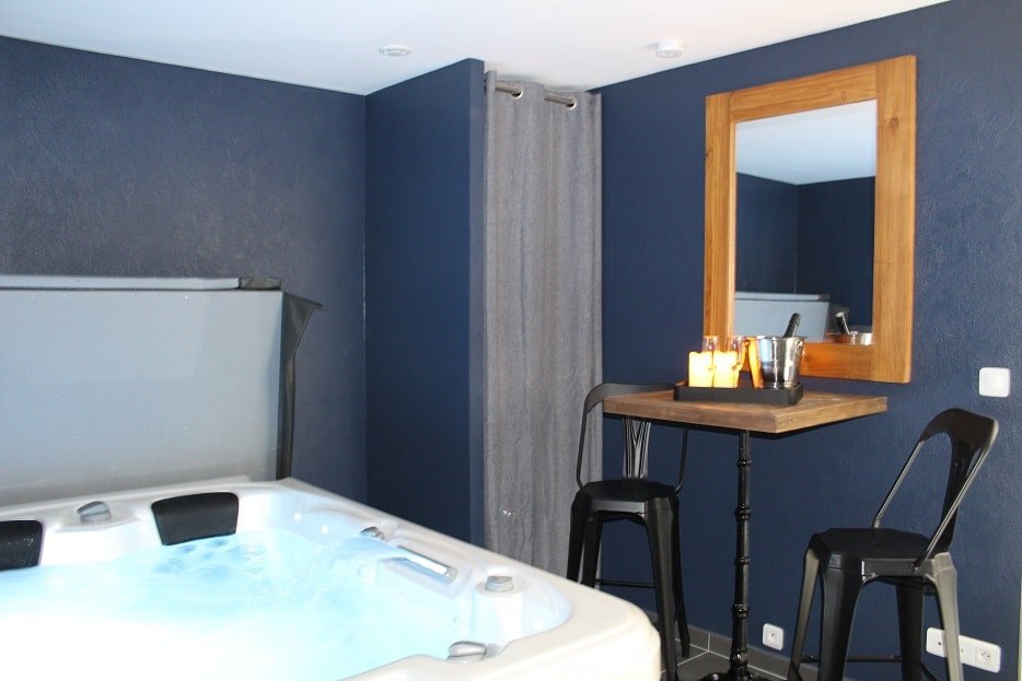 Le Clos des Iris 85 - Love’nSpa - weekend en amoureux, love rooms avec spa ou jacuzzi privatif2 de Le Clos des Iris 85 - Althéa