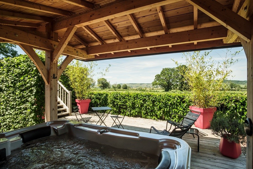 Le Domaine des Prés Verts - Le Cabanon - Love’nSpa - weekend en amoureux, love rooms avec spa ou jacuzzi privatifLe Domaine des Prés Verts - Le Cabanon