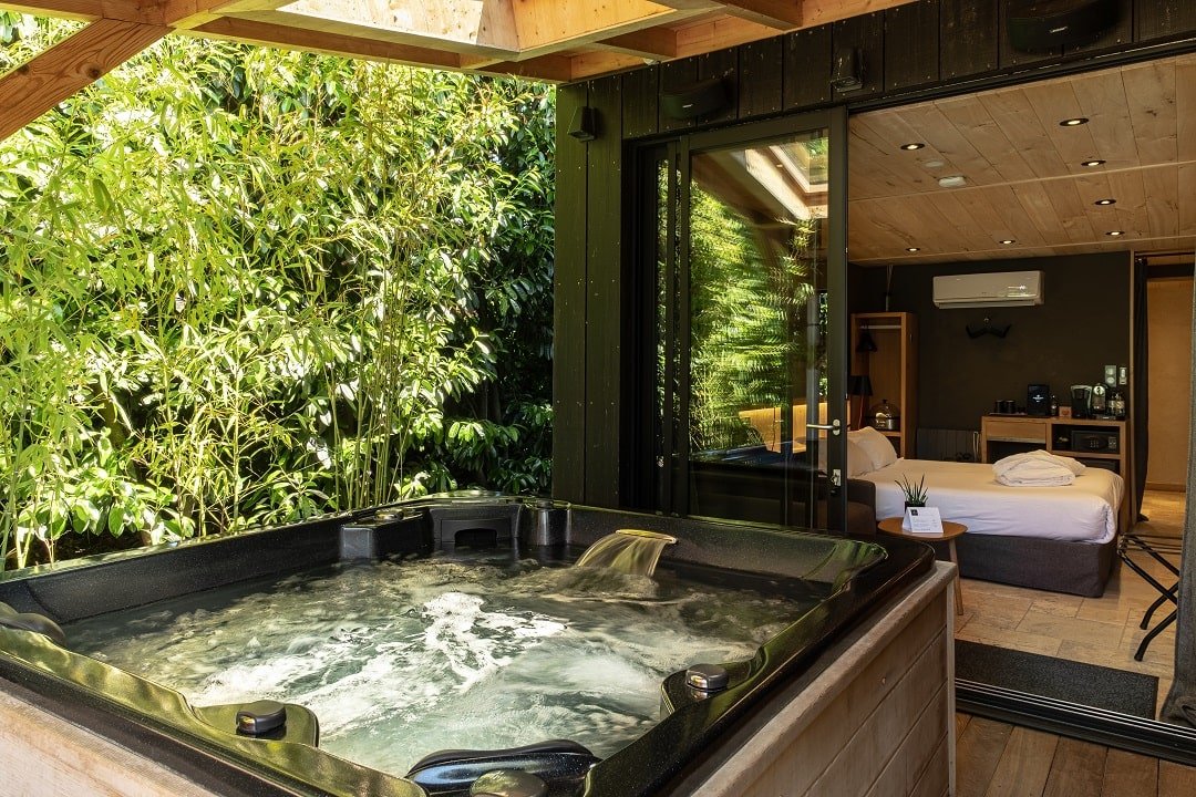 Le Domaine des Prés Verts - Le Lodge - Love’nSpa - weekend en amoureux, love rooms avec spa ou jacuzzi privatifLe Domaine des Prés Verts - Le Lodge