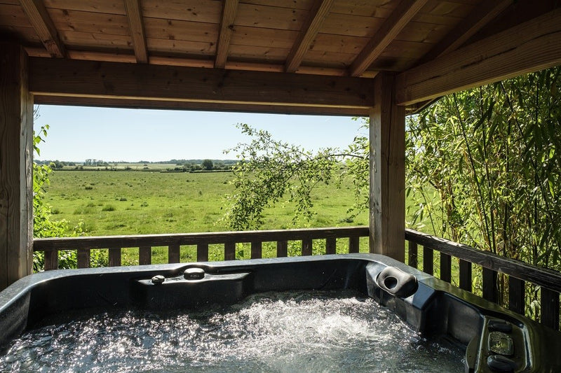 Le Domaine des Prés Verts -Le Refuge - Love’nSpa - weekend en amoureux, love rooms avec spa ou jacuzzi privatif4 de Le Domaine des Prés Verts -Le Refuge