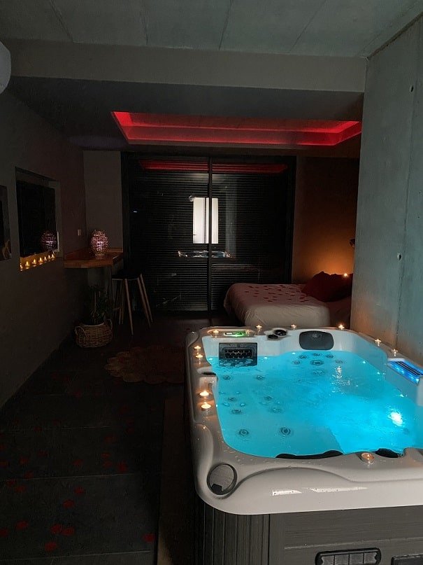 LE FRUIT DÉFENDU - Love’nSpa - weekend en amoureux, love rooms avec spa ou jacuzzi privatif12 de LE FRUIT DÉFENDU