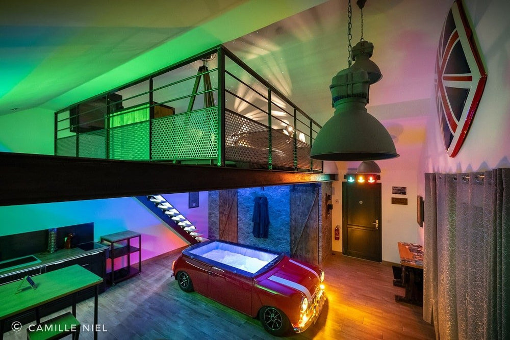 Le Garage vue sur Lac - Love’nSpa - weekend en amoureux, love rooms avec spa ou jacuzzi privatif1 de Le Garage de Sophie