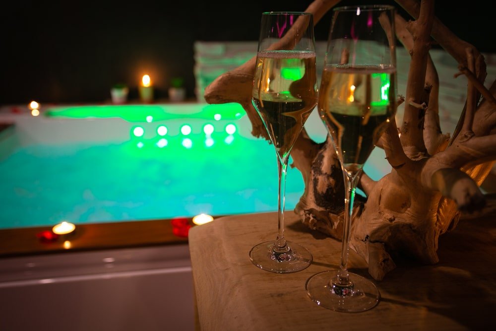 Le Lodge des Charmes - Love’nSpa - weekend en amoureux, love rooms avec spa ou jacuzzi privatif2 de Le Lodge des Charmes