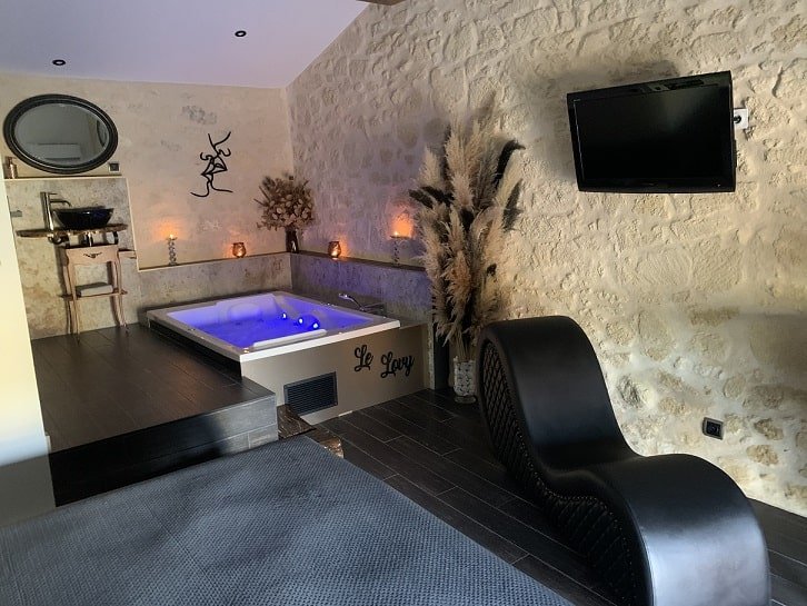 Le Lovy - Love’nSpa - weekend en amoureux, love rooms avec spa ou jacuzzi privatif4 de Le Lovy