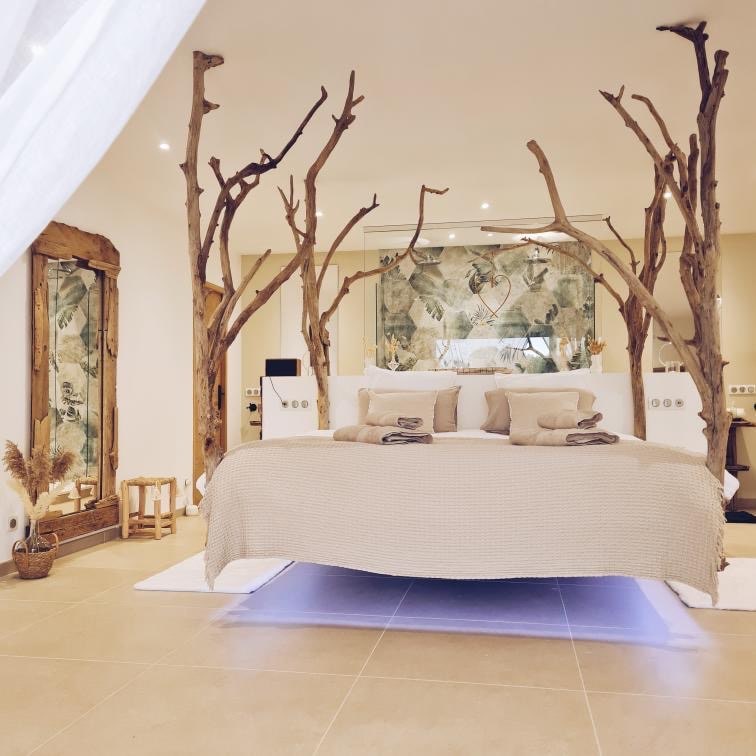 Le Mazet des délices - Love’nSpa - weekend en amoureux, love rooms avec spa ou jacuzzi privatifLe Mazet des délices