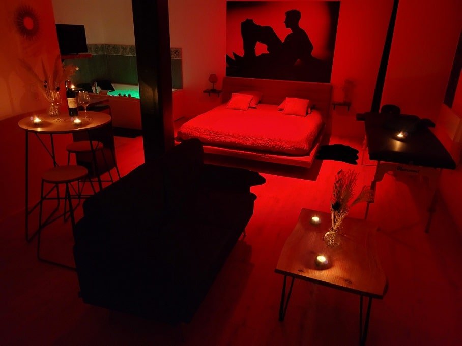 Le Plaisir des Sens - Love’nSpa - weekend en amoureux, love rooms avec spa ou jacuzzi privatif1 de Le Plaisir des Sens