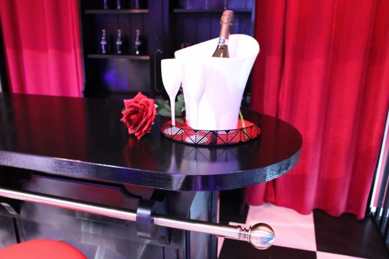 Le Quart D'Heure Américain - Love’nSpa - weekend en amoureux, love rooms avec spa ou jacuzzi privatif18 de Le Quart D'Heure Américain
