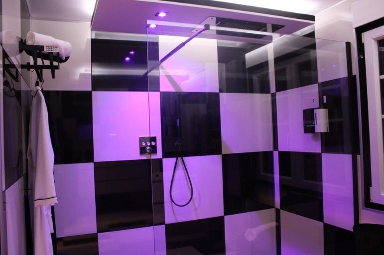 Le Quart D'Heure Américain - Love’nSpa - weekend en amoureux, love rooms avec spa ou jacuzzi privatif17 de Le Quart D'Heure Américain