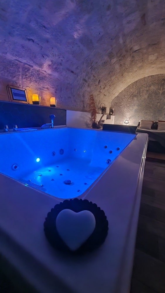 Le Secret - Love’nSpa - weekend en amoureux, love rooms avec spa ou jacuzzi privatif13 de Le Secret