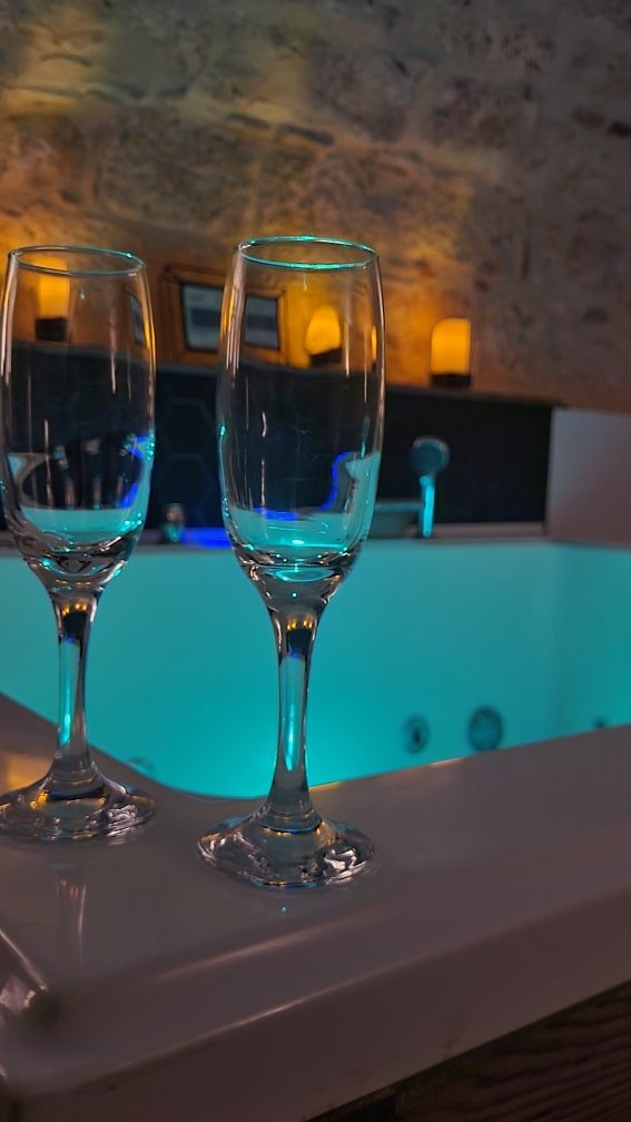 Le Secret - Love’nSpa - weekend en amoureux, love rooms avec spa ou jacuzzi privatif12 de Le Secret