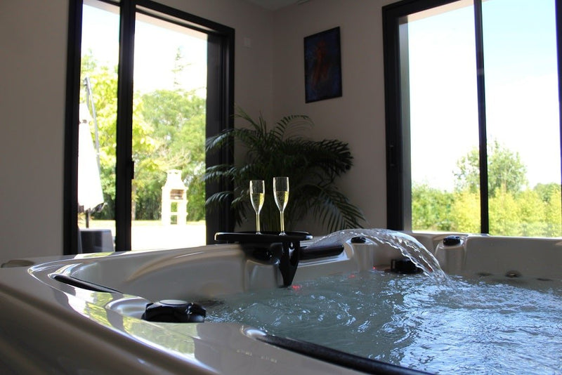 L'Echappée Romantique - Love’nSpa - weekend en amoureux, love rooms avec spa ou jacuzzi privatif4 de L'Echappée Romantique