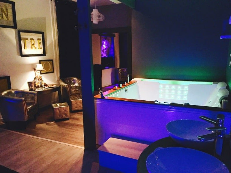 L’entre-parenthèse - Love’nSpa - weekend en amoureux, love rooms avec spa ou jacuzzi privatif2 de L’entre-parenthèse - St Drezery
