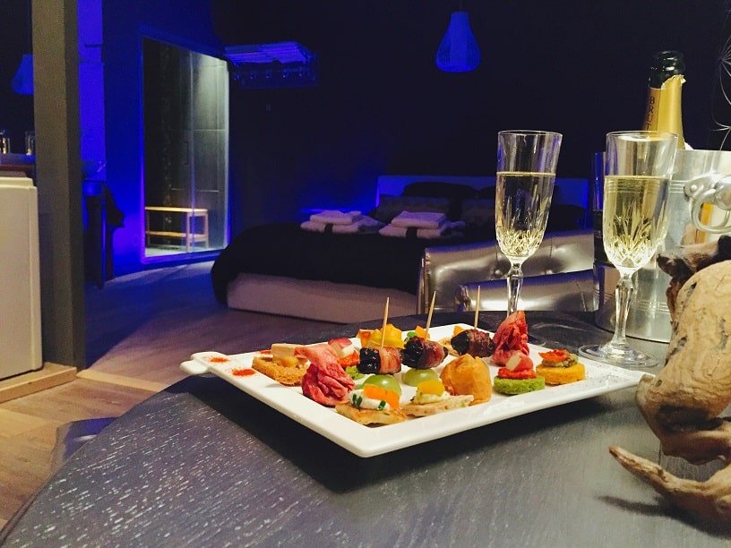 L’entre-parenthèse - Love’nSpa - weekend en amoureux, love rooms avec spa ou jacuzzi privatif6 de L’entre-parenthèse - St Drezery