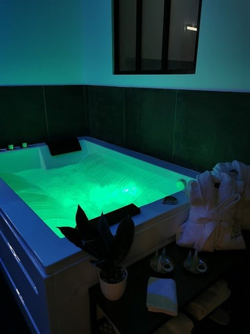 Les Sansonnets - Nid Douillet - Love’nSpa - weekend en amoureux, love rooms avec spa ou jacuzzi privatif