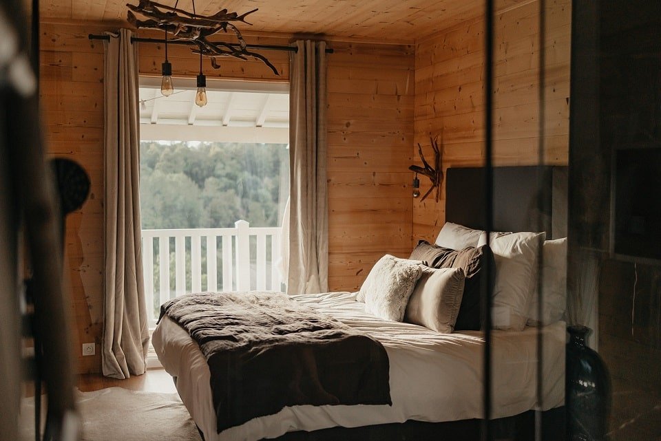 Les Secrets d Honfleur - Le Chalet - Love’nSpa - weekend en amoureux, love rooms avec spa ou jacuzzi privatif10 de Les Secrets d Honfleur - Le Chalet