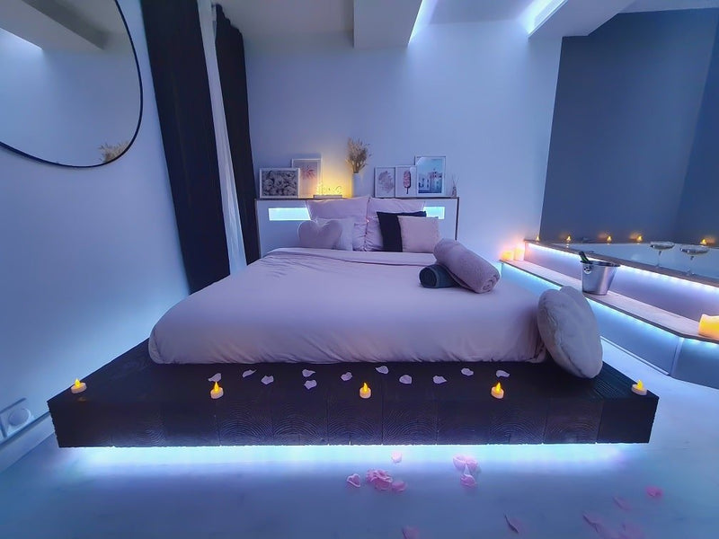 Les Suites B Spa - Romantique CineWood Spa - Love’nSpa - weekend en amoureux, love rooms avec spa ou jacuzzi privatif1 de Les Suites B Spa - Romantique CineWood Spa