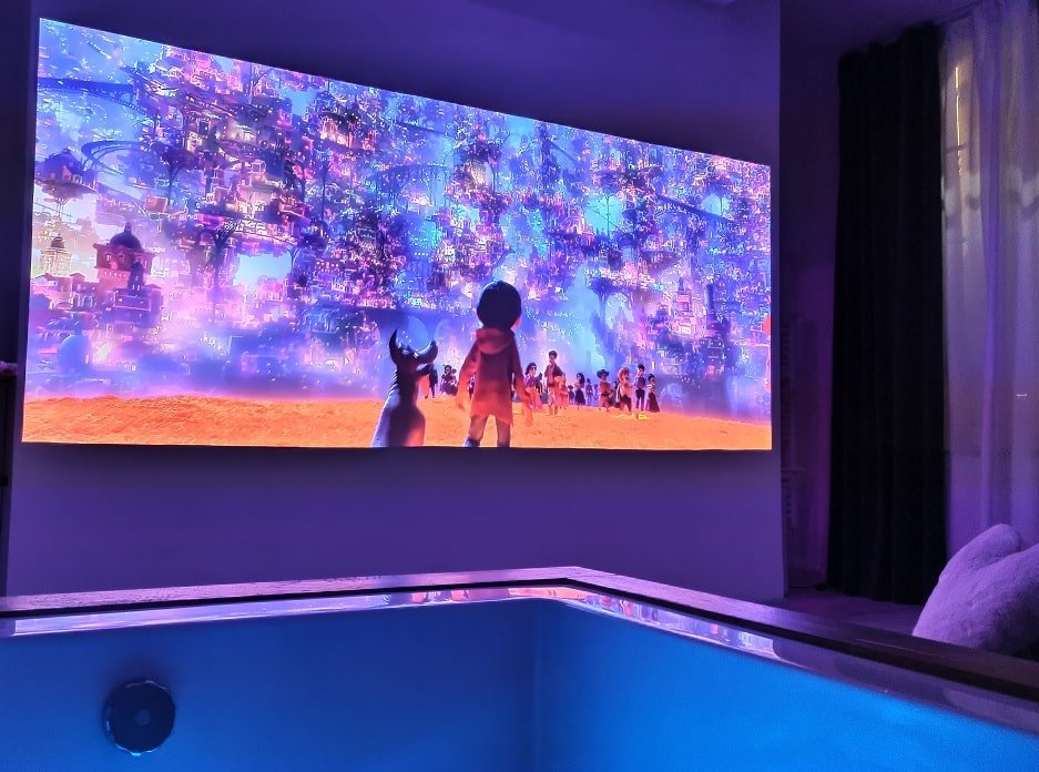 Les Suites B Spa - Romantique CineWood Spa - Love’nSpa - weekend en amoureux, love rooms avec spa ou jacuzzi privatif1 de Les Suites B Spa - Romantique CineWood Spa